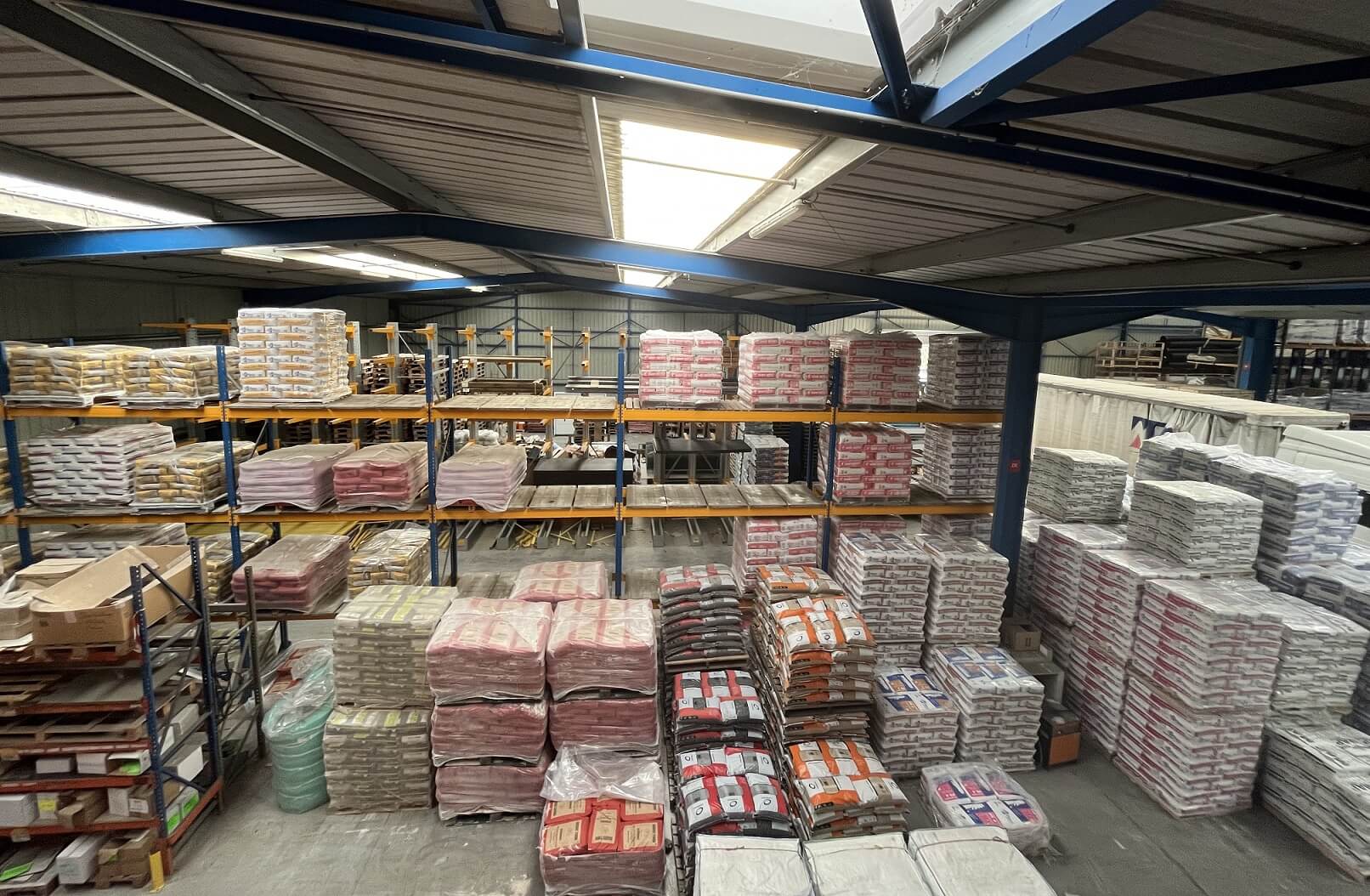 Stockage de 25 000 références par Denis Matériaux